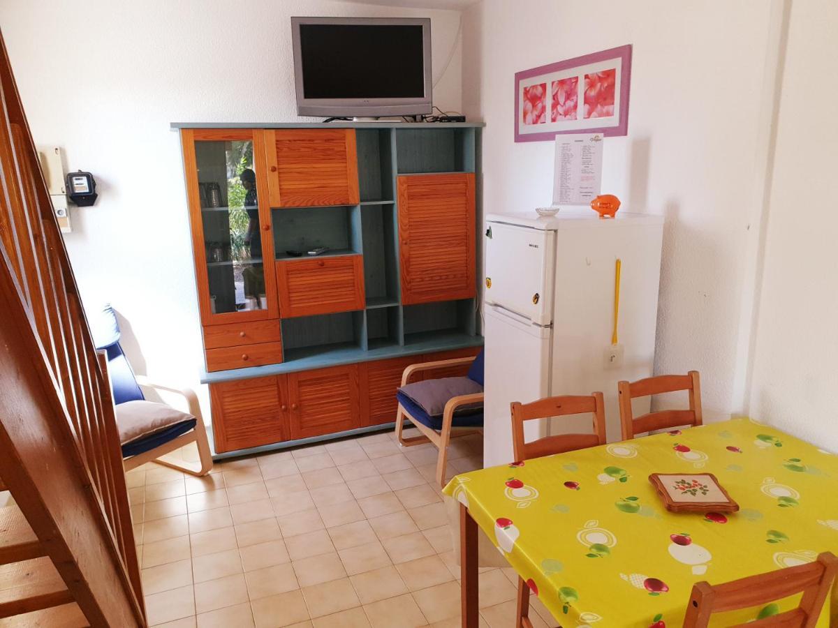 Gites Le Pressoir Vias Exterior foto